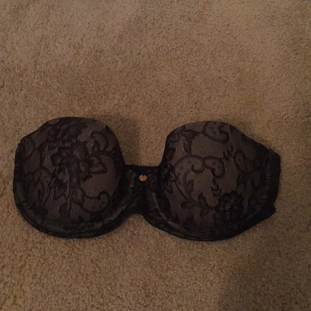 Black lace Natori strapless bra